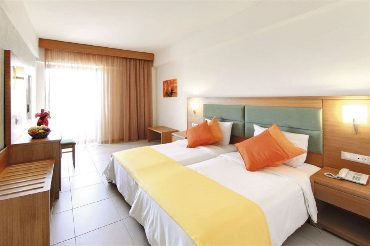 Ialyssos Bay Hotel Ялисос Екстериор снимка